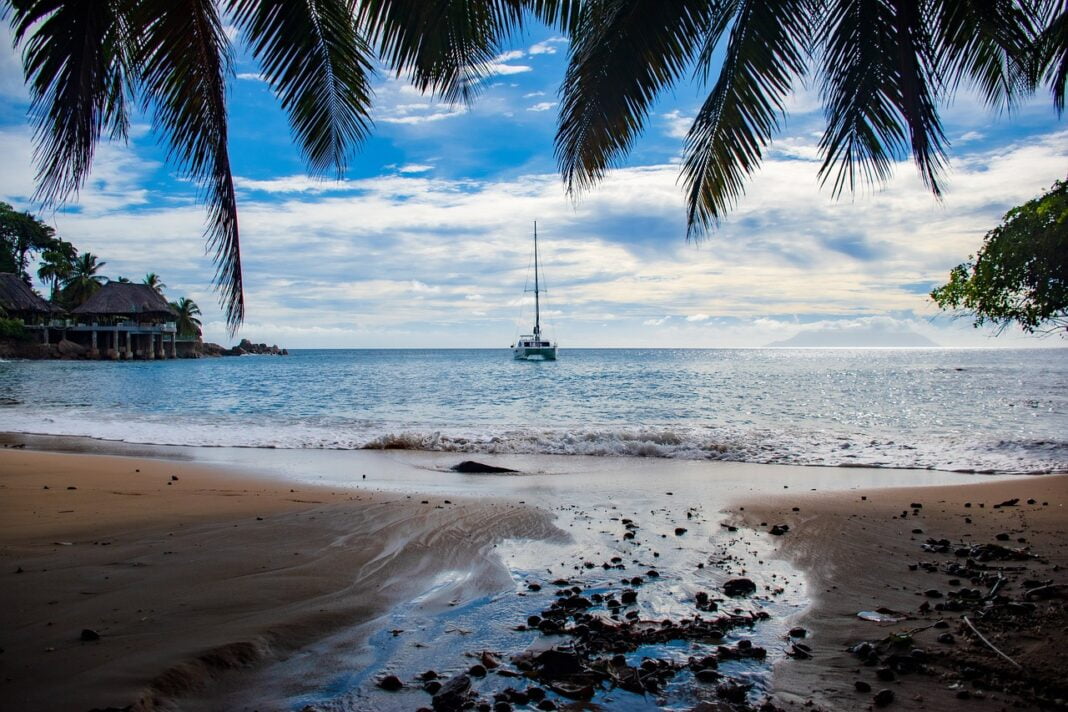 fishing-boat-6273132_1280
