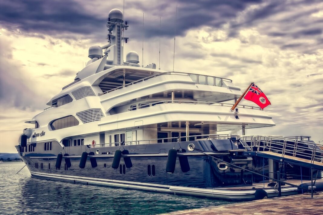 yacht-3480913_1280
